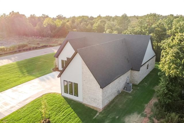 4617 Maple Ridge Drive, Edmond, OK 73034