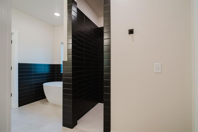 4617 Maple Ridge Drive, Edmond, OK 73034