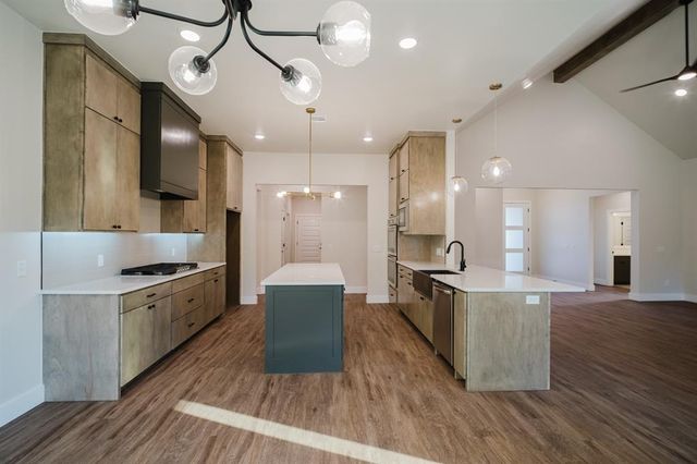 4617 Maple Ridge Drive, Edmond, OK 73034