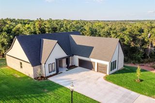 4617 Maple Ridge Drive, Edmond, OK 73034