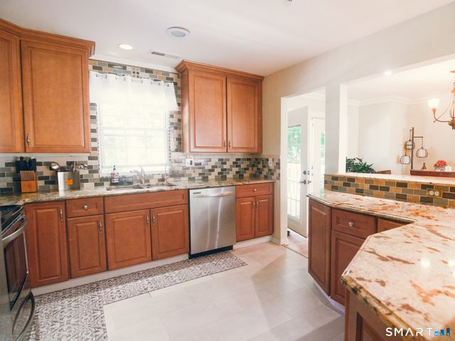 7 Rodline Road, Danbury, CT 06811