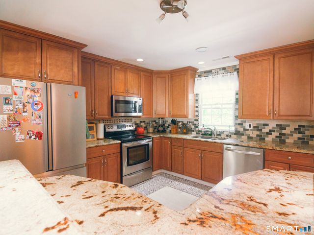 7 Rodline Road, Danbury, CT 06811