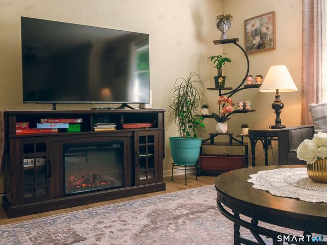 7 Rodline Road, Danbury, CT 06811