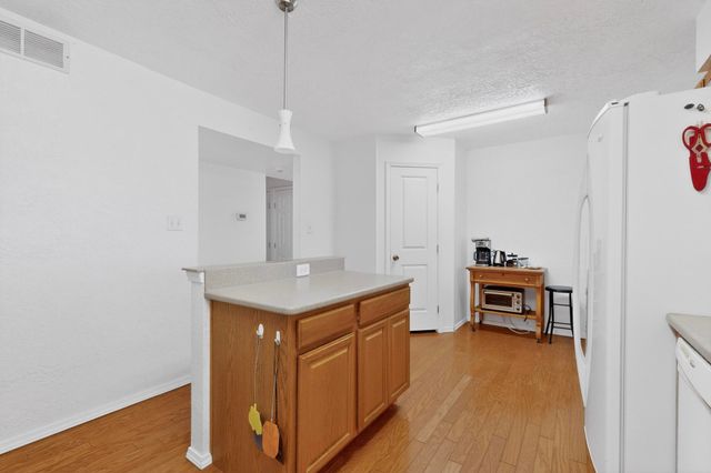 216 Spring Drive SE, Rio Rancho, NM 87124