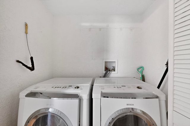 216 Spring Drive SE, Rio Rancho, NM 87124