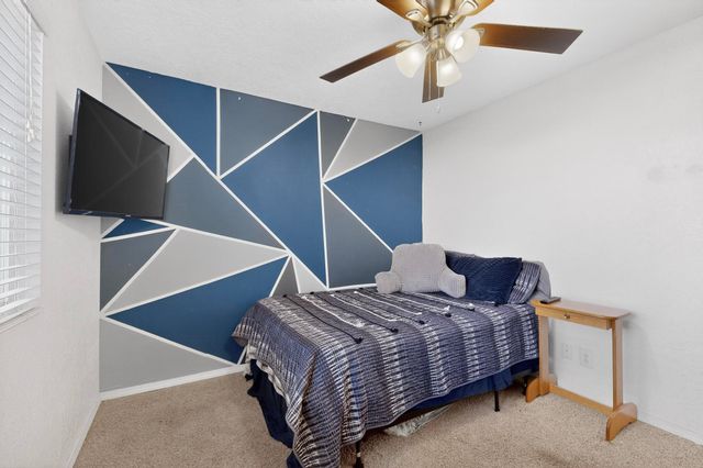 216 Spring Drive SE, Rio Rancho, NM 87124