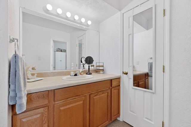 216 Spring Drive SE, Rio Rancho, NM 87124