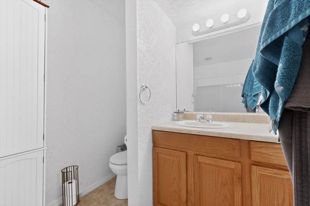 216 Spring Drive SE, Rio Rancho, NM 87124