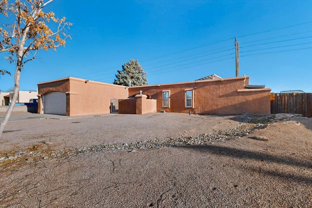 216 Spring Drive SE, Rio Rancho, NM 87124