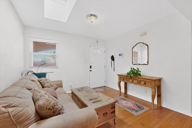 216 Spring Drive SE, Rio Rancho, NM 87124