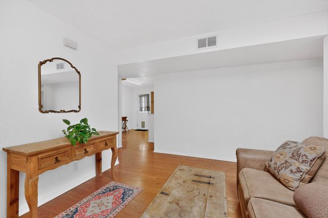 216 Spring Drive SE, Rio Rancho, NM 87124