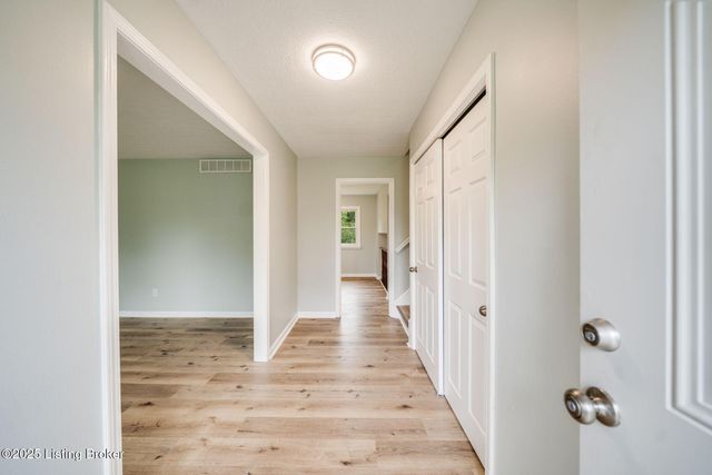 2907 Carden Ln, La Grange, KY 40031