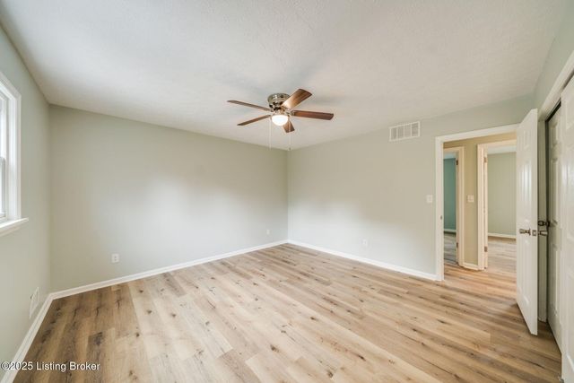 2907 Carden Ln, La Grange, KY 40031