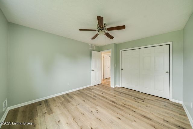 2907 Carden Ln, La Grange, KY 40031
