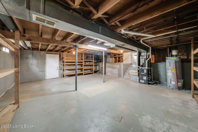 2907 Carden Ln, La Grange, KY 40031