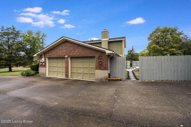 2907 Carden Ln, La Grange, KY 40031
