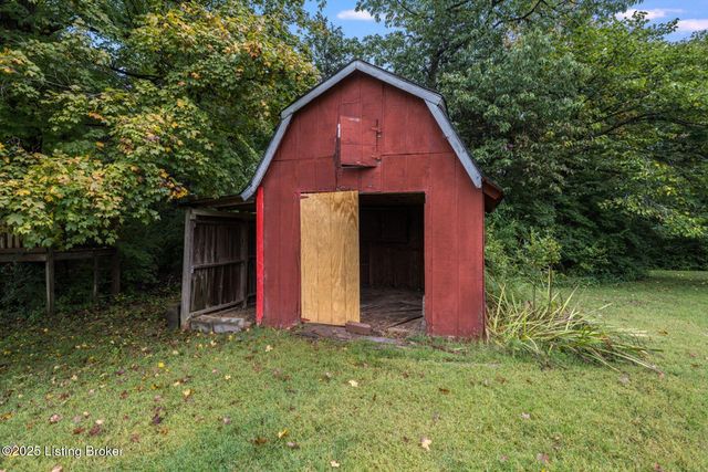 2907 Carden Ln, La Grange, KY 40031