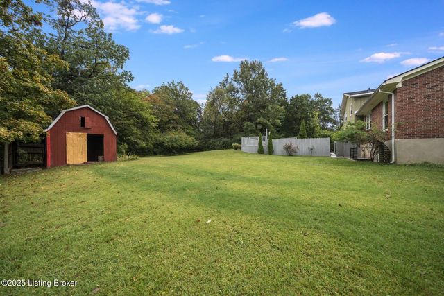 2907 Carden Ln, La Grange, KY 40031
