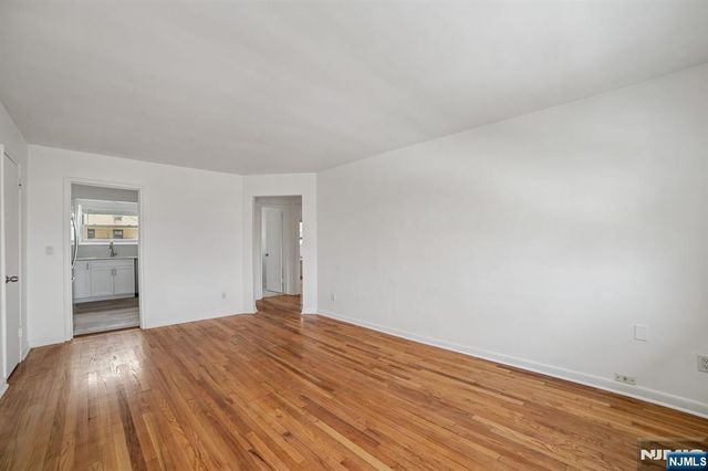 2430 8th Street 5B, Fort Lee, NJ 07024