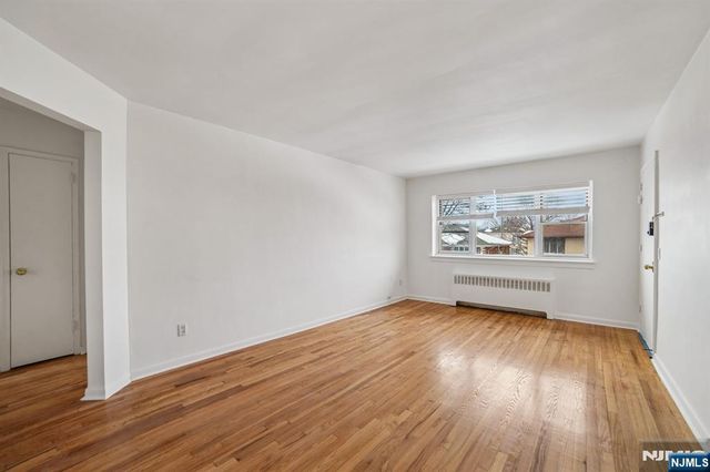 2430 8th Street 5B, Fort Lee, NJ 07024