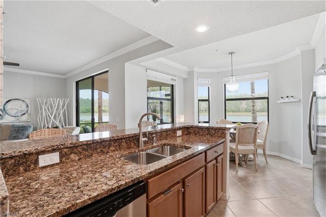 9560 Trevi CT 4812, Naples, FL 34113