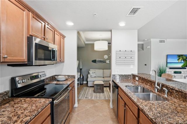 9560 Trevi CT 4812, Naples, FL 34113