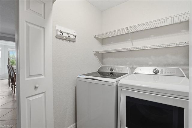 9560 Trevi CT 4812, Naples, FL 34113