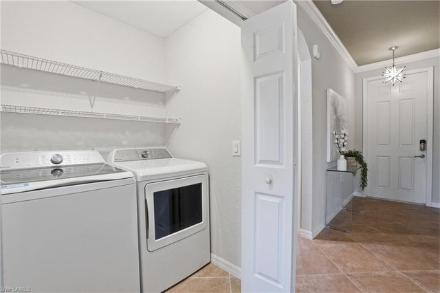 9560 Trevi CT 4812, Naples, FL 34113