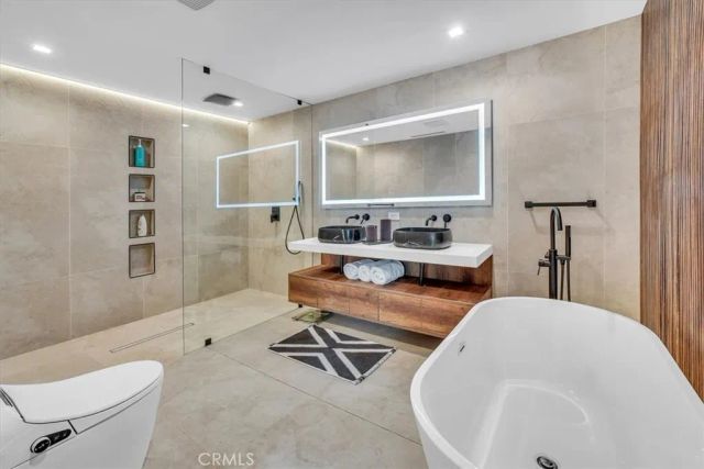 22901 Bassett Street, West Hills, CA 91307