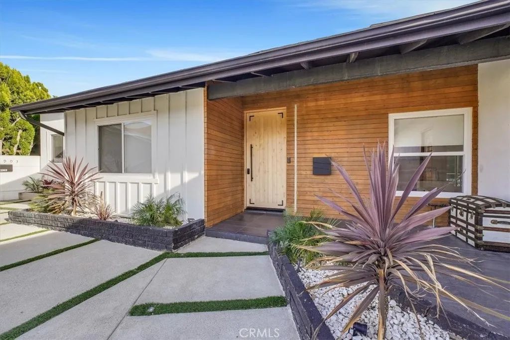22901 Bassett Street, West Hills, CA 91307