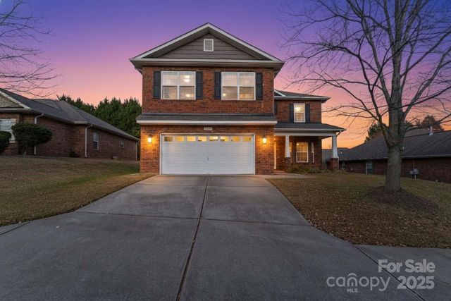 2532 Glyncastle Way, Gastonia, NC 28056