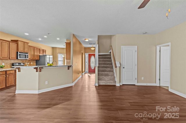 2532 Glyncastle Way, Gastonia, NC 28056