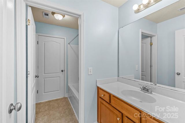 2532 Glyncastle Way, Gastonia, NC 28056