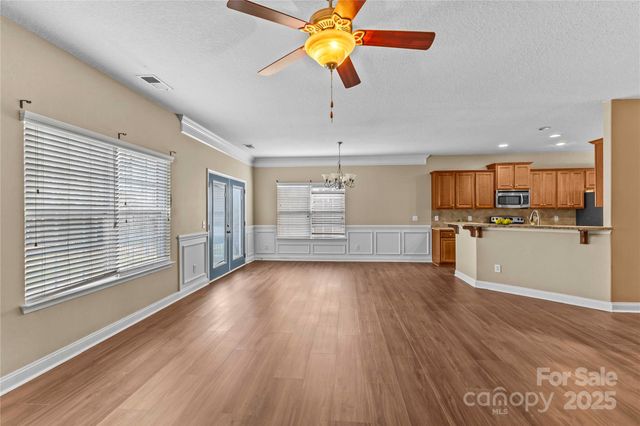 2532 Glyncastle Way, Gastonia, NC 28056