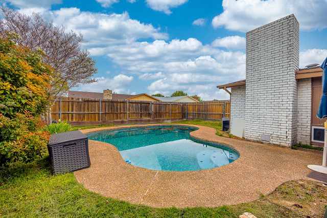 6212 Jennings Drive, The Colony, TX 75056