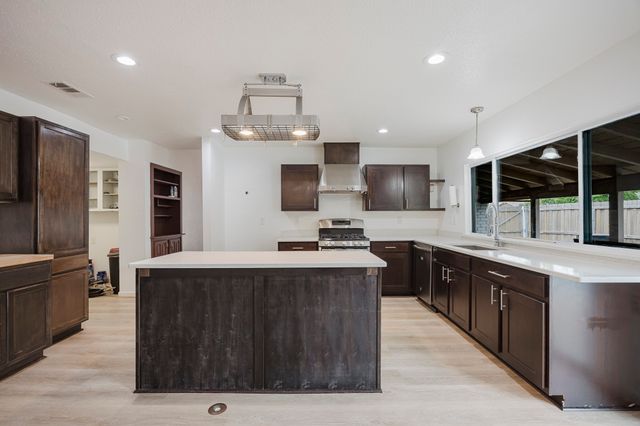 6212 Jennings Drive, The Colony, TX 75056