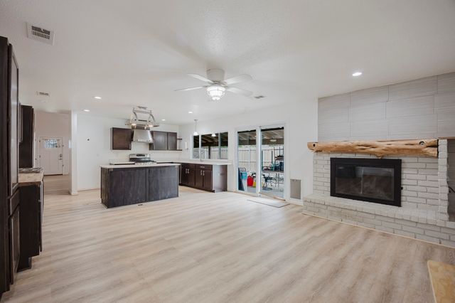 6212 Jennings Drive, The Colony, TX 75056