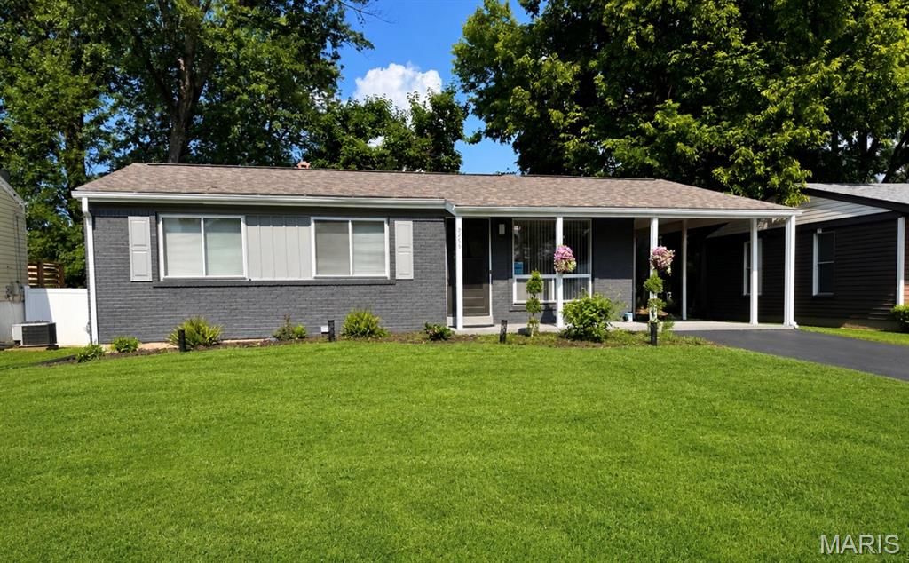 2865 Cherry Point Lane, Maryland Heights, MO 63043