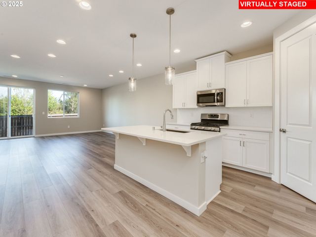 940 Nw 178TH Way, Ridgefield, WA 98642