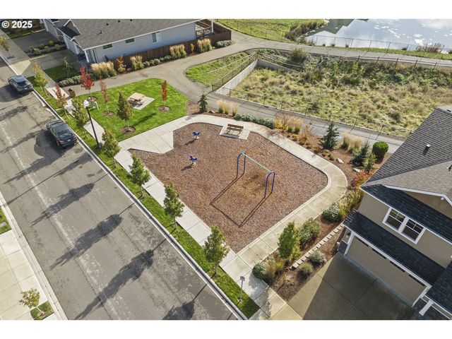 940 Nw 178TH Way, Ridgefield, WA 98642