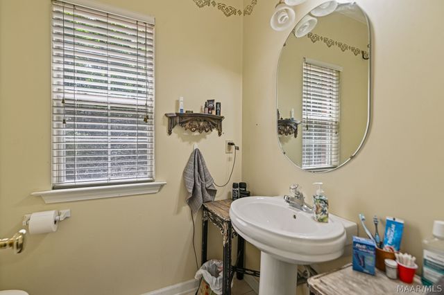 75 Willow Bend Drive, Wetumpka, AL 36093