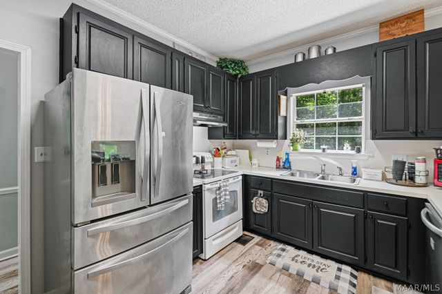 75 Willow Bend Drive, Wetumpka, AL 36093