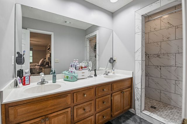 75 Willow Bend Drive, Wetumpka, AL 36093