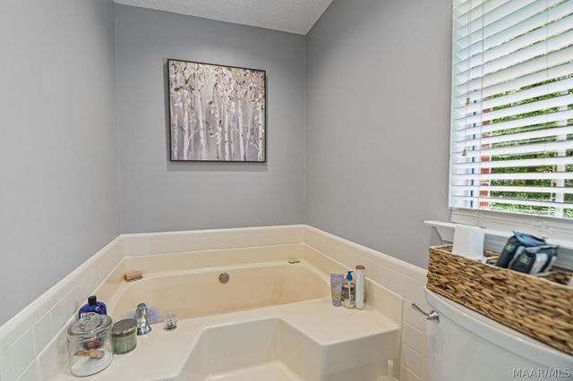75 Willow Bend Drive, Wetumpka, AL 36093