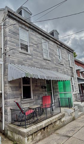 135 OLD DORWART ST, Lancaster, PA 17603