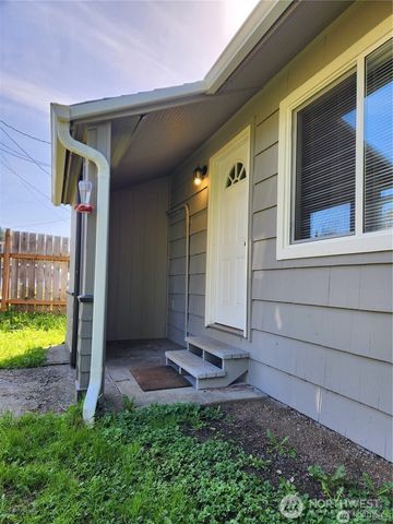123 Acorn Street, Bremerton, WA 98310