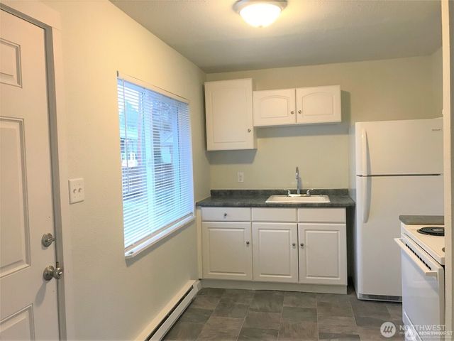 123 Acorn Street, Bremerton, WA 98310
