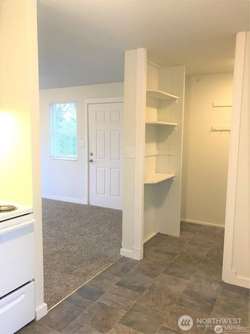 123 Acorn Street, Bremerton, WA 98310