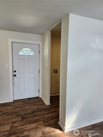 123 Acorn Street, Bremerton, WA 98310