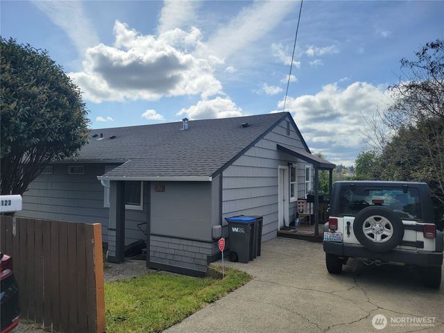 123 Acorn Street, Bremerton, WA 98310